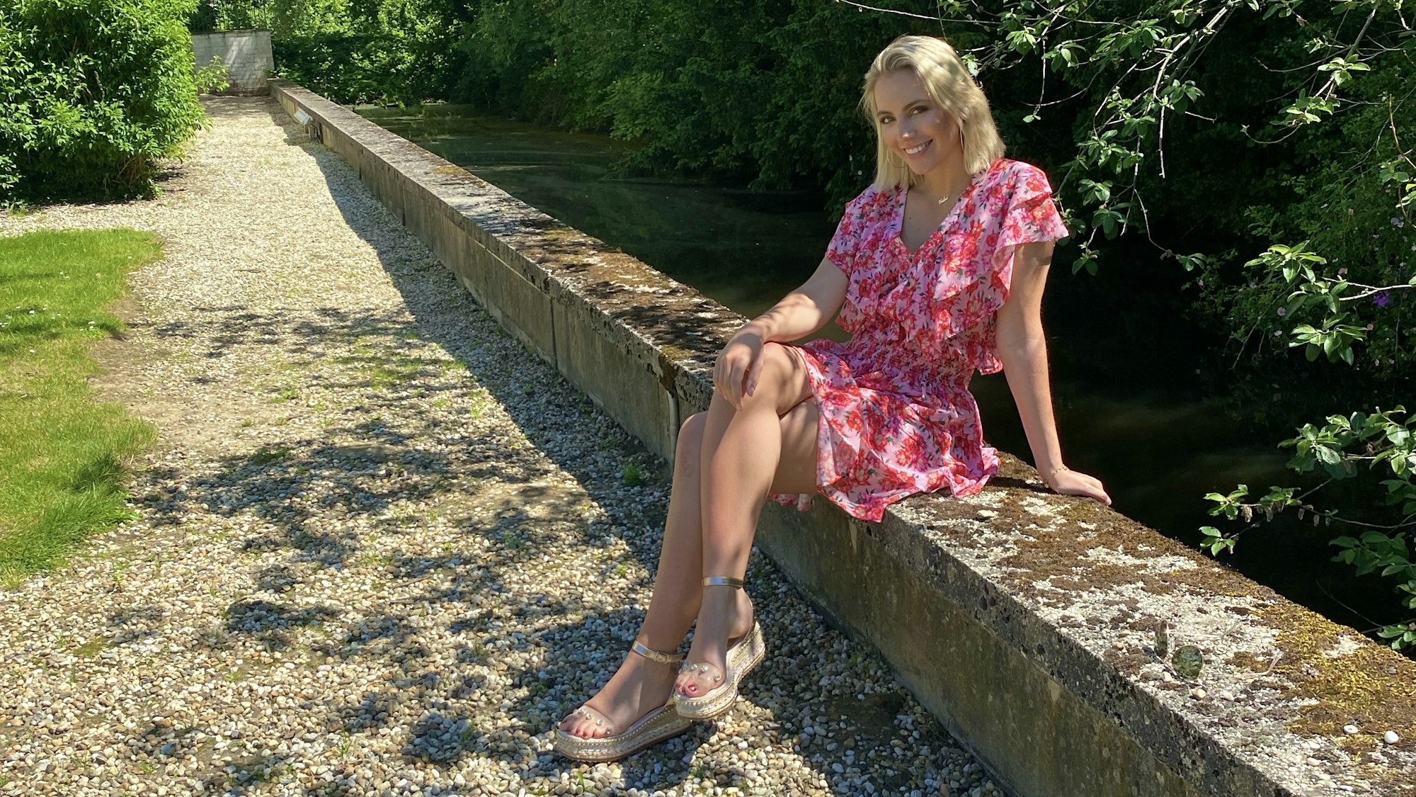 Sängerin Paulina Wagner im Juni 2021 im Garten von Schloss Zweibrüggen. Das Foto wurde EXPRESS.de von Paulina Wagner zur Berichterstattung honorarfrei zur Verfügung gestellt.