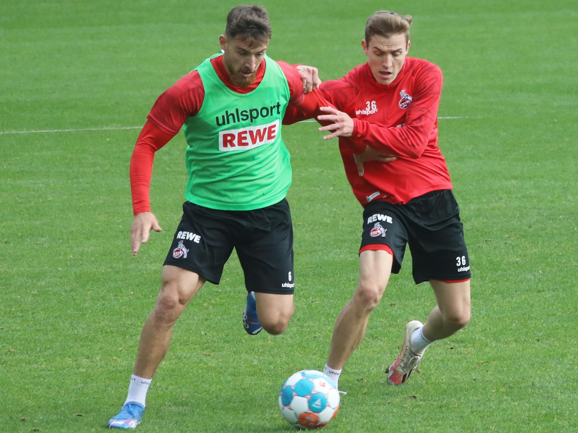 Salih Özcan und Niklas Hauptmann trainieren beim 1. FC Köln.