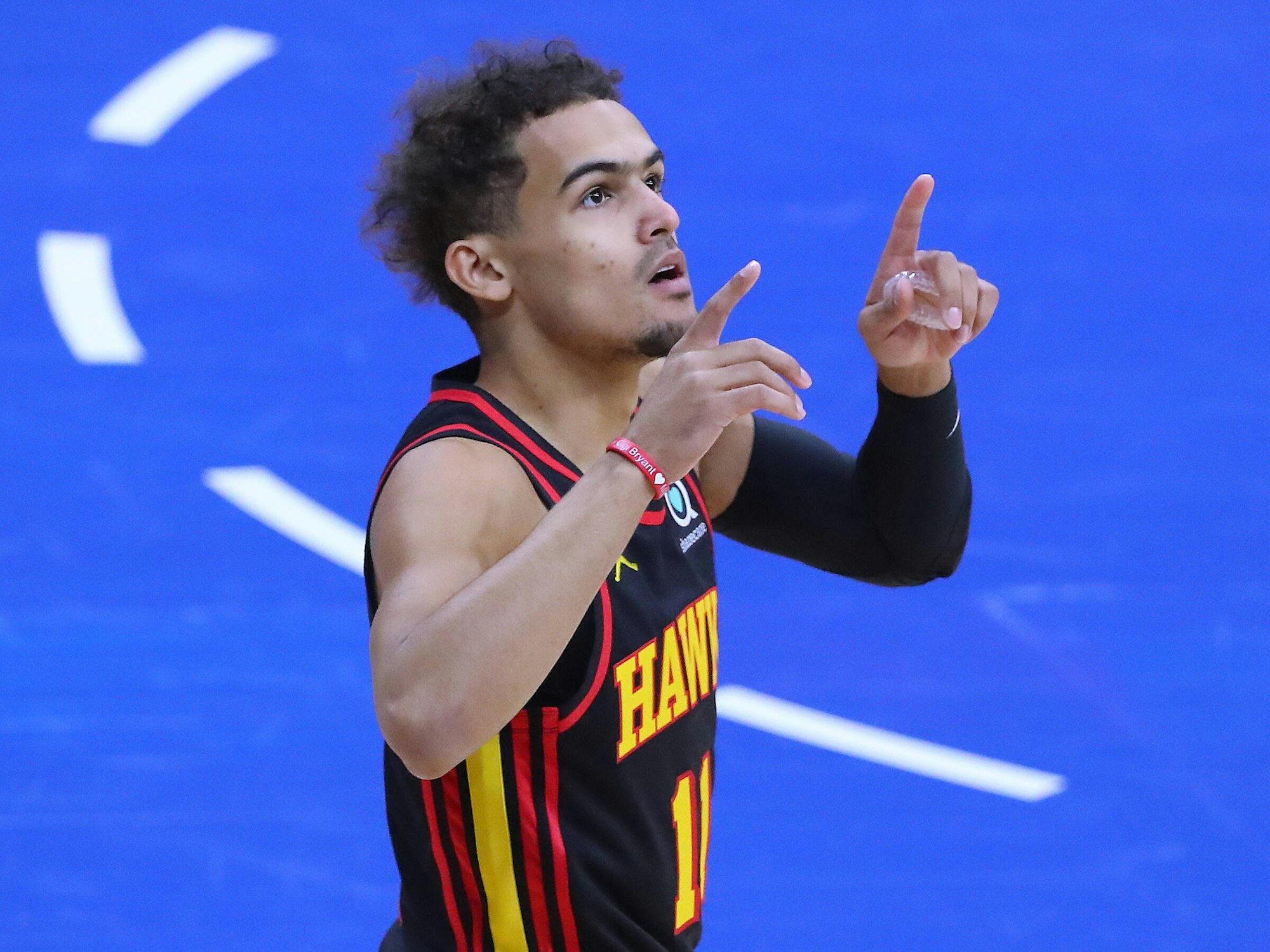 Hawks-Spielmacher Trae Young bei einem Spiel gegen die Philadelphia 76ers.