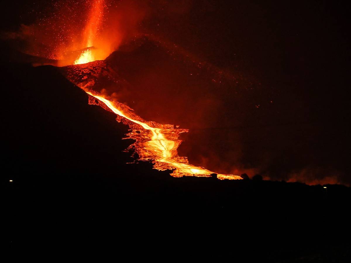 Auf der Vulkaninsel La Palma, hier ein Foto vom 9. Oktober 2021, hat sich ein neuer Lavastrom gebildet.