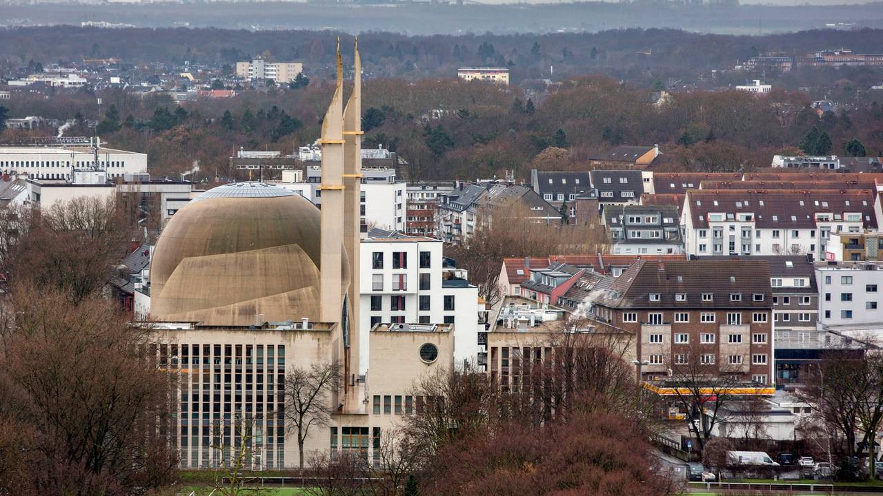 Blick Kölner Moschee an der Venloer Straße