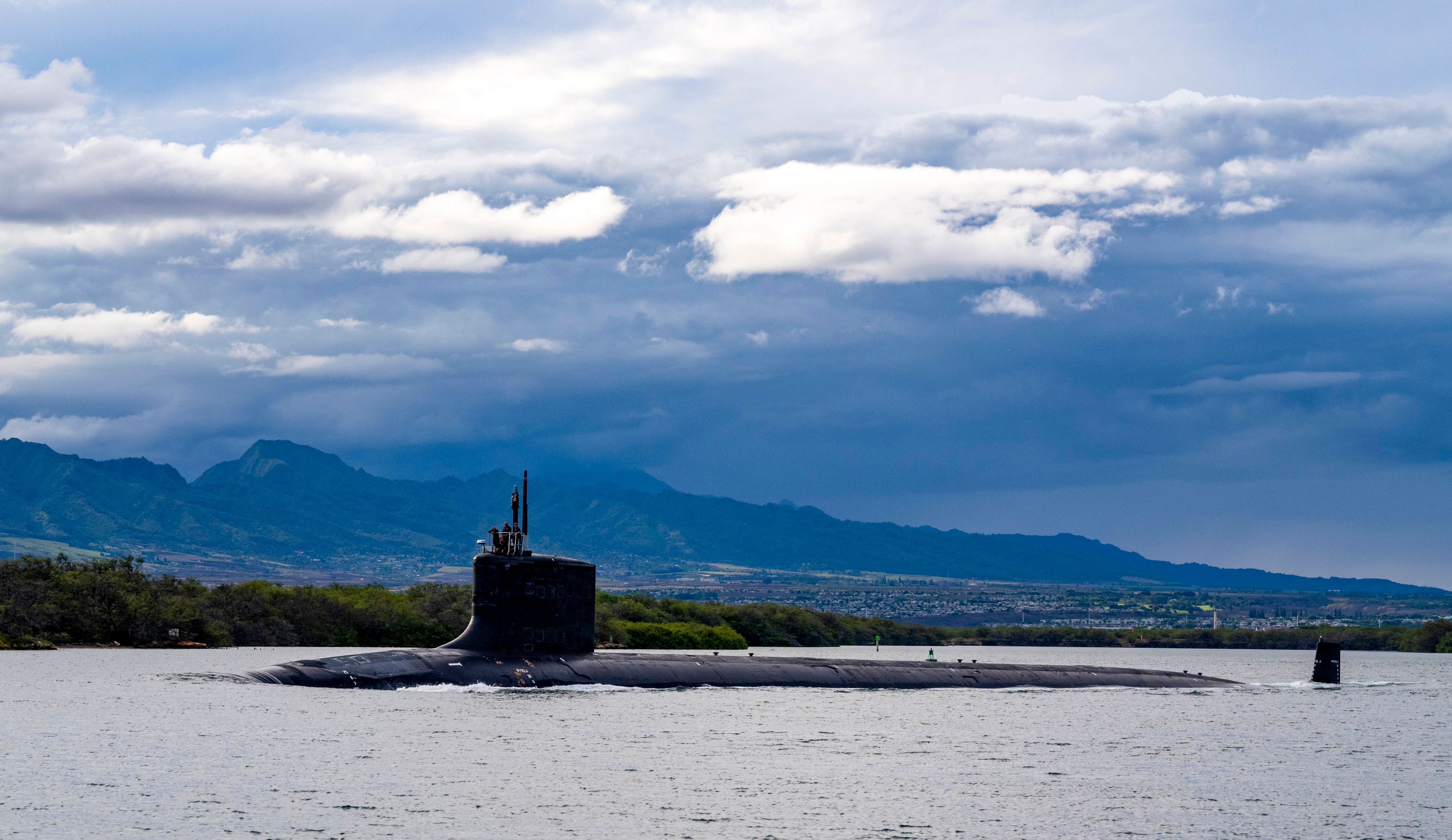 Ein U-Boot der „Virginia-Klasse“ verlässt am 31. August 2021 die Joint Base Pearl Harbor-Hickam. Ein Spion wollte wichtige Informationen über den Bau der Reaktoren weiterverkaufen.