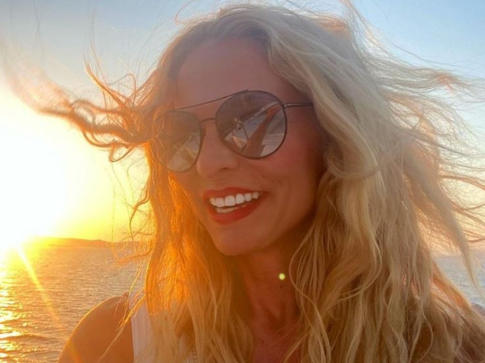 Die Moderatorin Sonya Kraus auf einem Selfie, dass sie am 12. August auf Instagram hochgeladen hat.