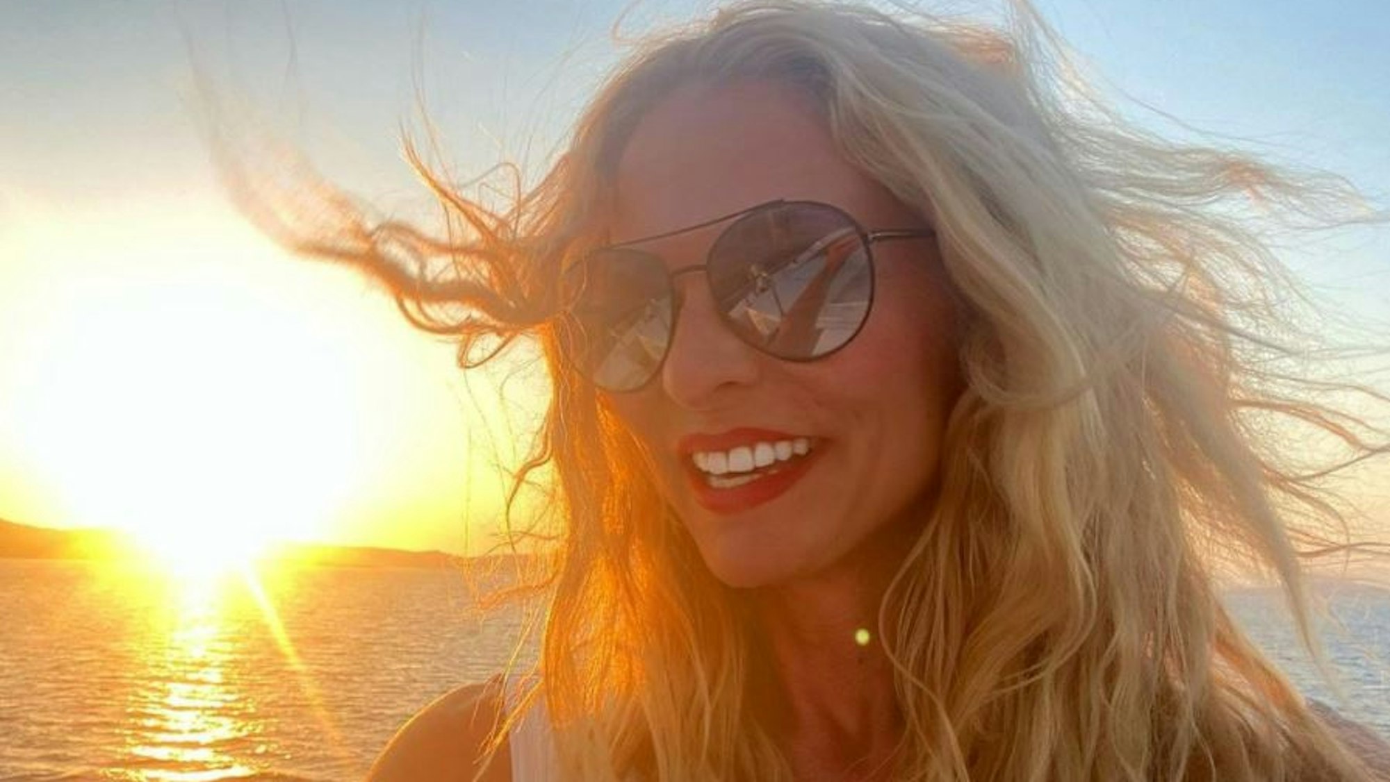 Die Moderatorin Sonya Kraus auf einem Selfie, dass sie am 12. August auf Instagram hochgeladen hat.