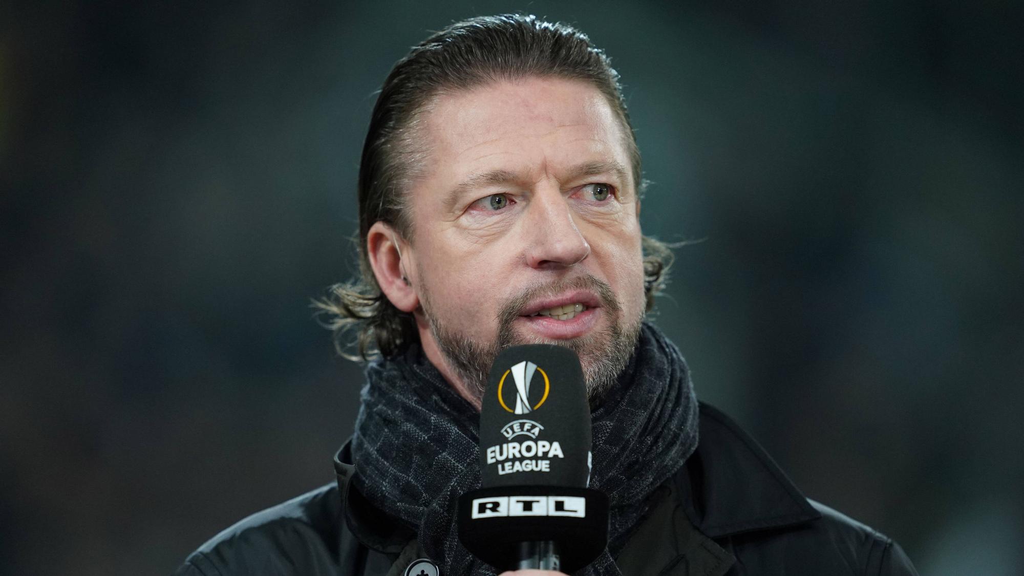 Steffen Freund bei einem Kommentatoren-Einsatz für RTL.