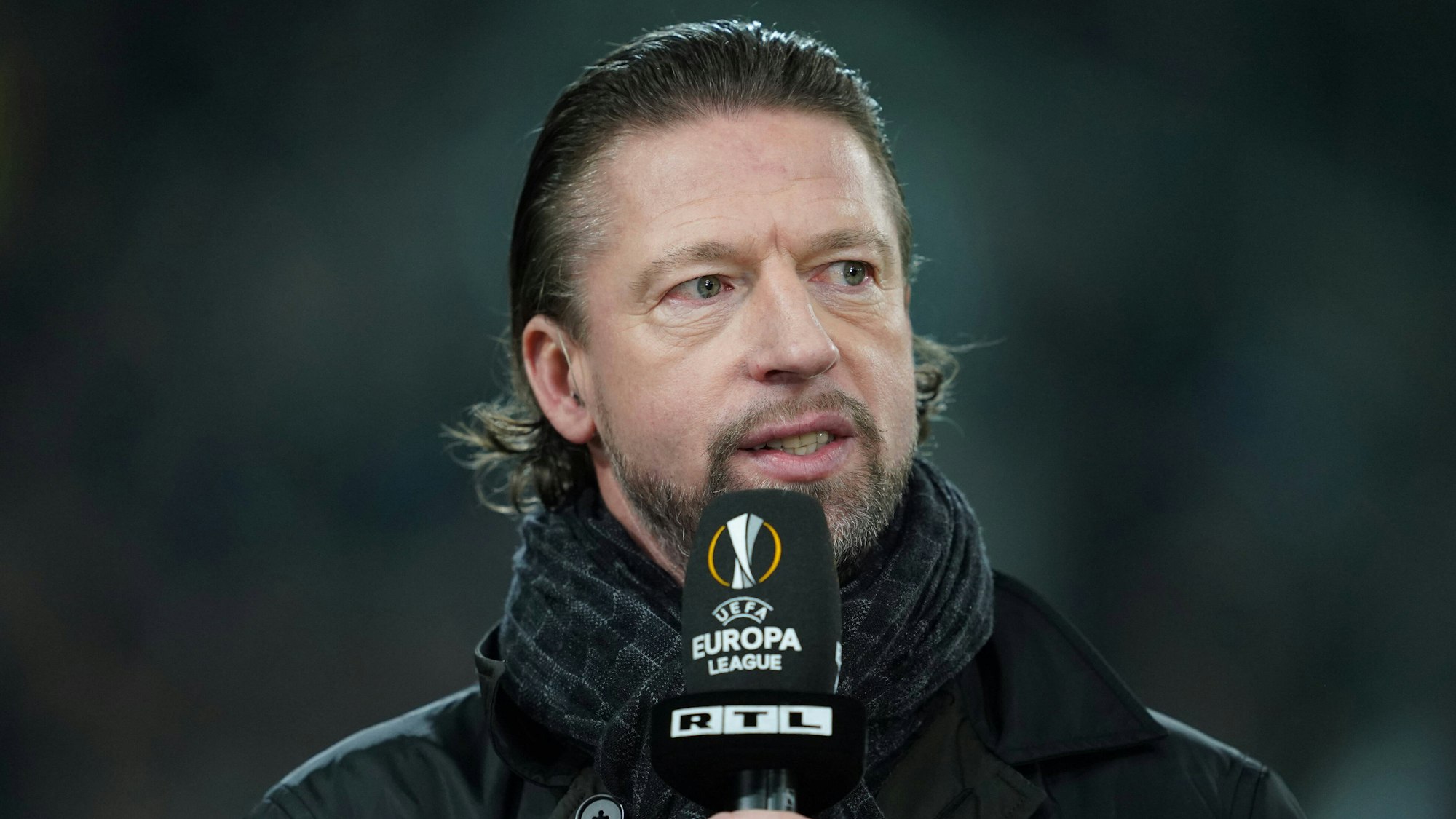 Steffen Freund bei einem Kommentatoren-Einsatz für RTL.
