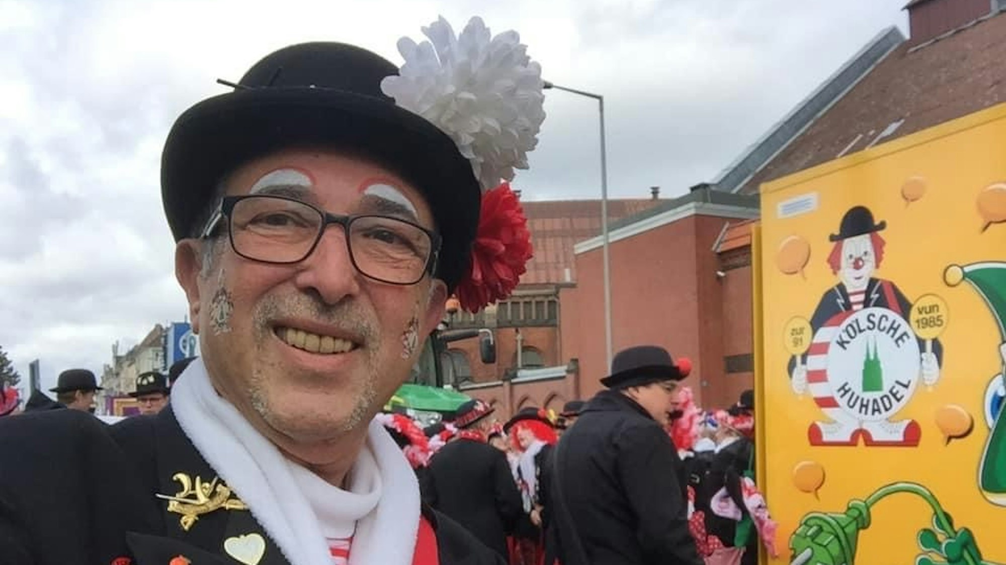 Michael Schwan lacht in die Kamera