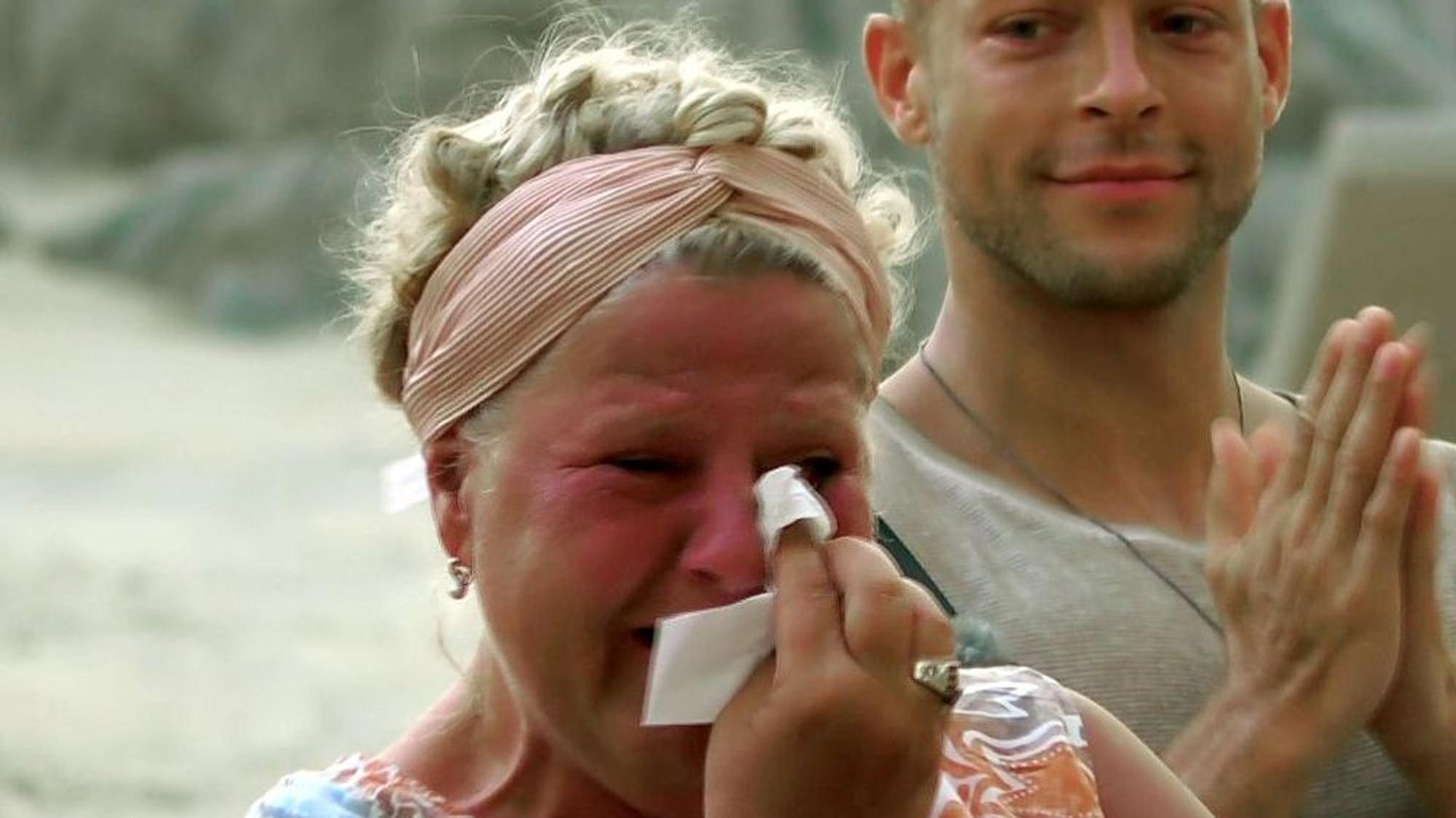 Silvia Wollny weint auf einem Foto vom 12. Oktober 2021 in der RTLZWEI-Show „Kampf der Realitystars“.