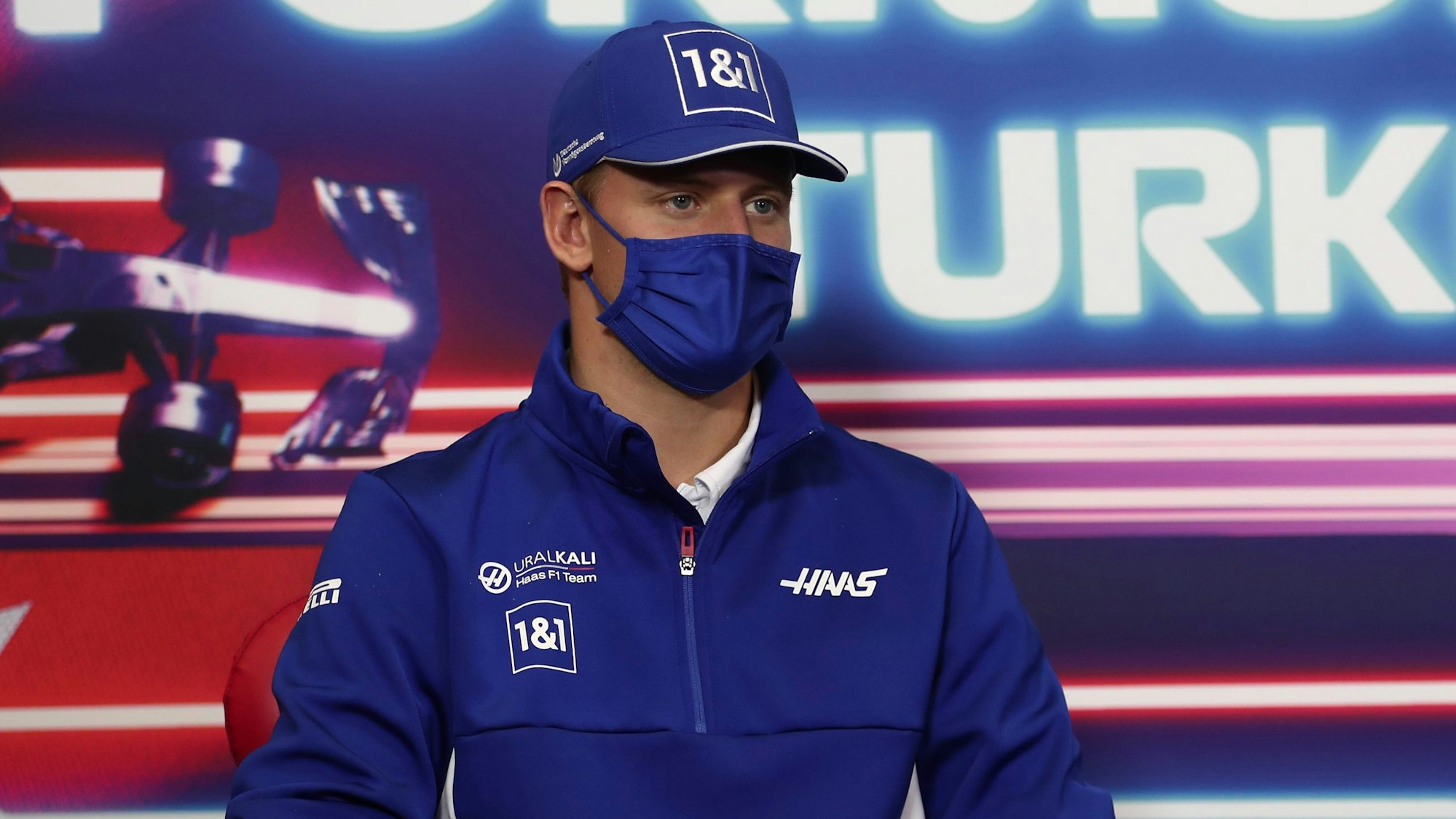 Mick Schumacher bei einer Pressekonferenz vor dem Rennen in der Türkei.