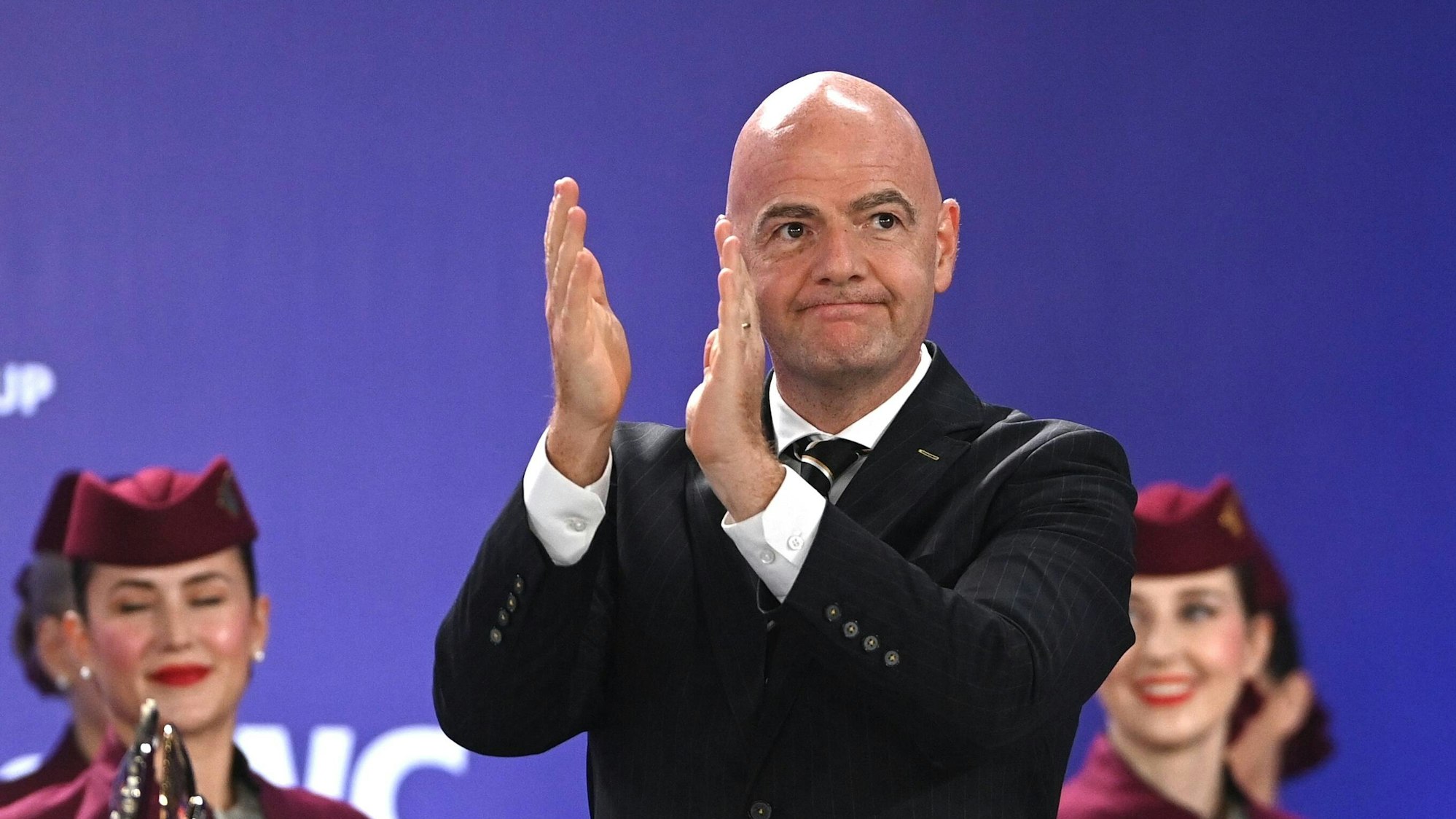 6636941 29.08.2021 FIFA President Gianni Infantino claps during the award ceremony of the Beach Soccer World Cup 2021 winners, in Moscow, Russia. Alexey Filippov / Sputnik Russia Beach Soccer World Cup RFU - Japan PUBLICATIONxINxGERxSUIxAUTxONLY d80253e102bd2285