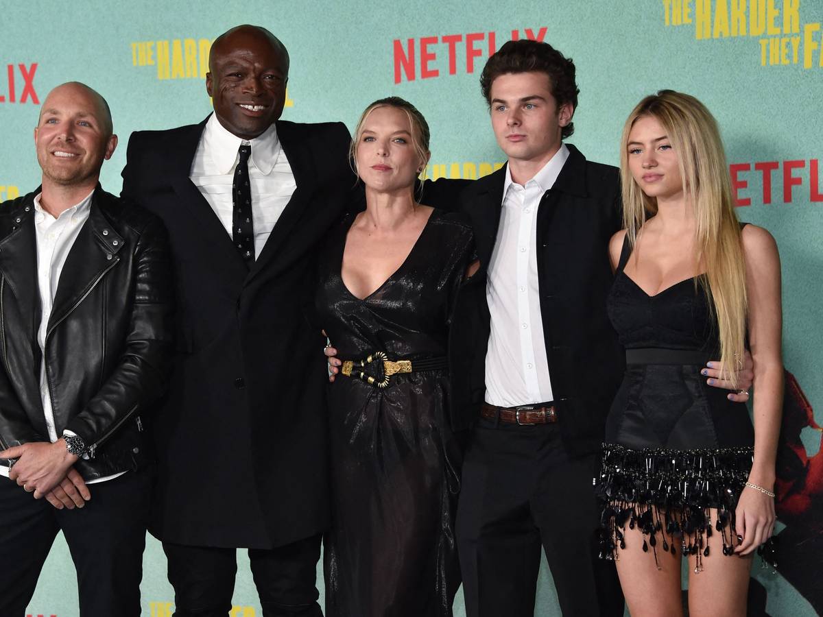 Die Filmpremiere von „The Harder They Fall“. Auf dem Foto (von links nach rechts) sieht man Seal, Lura Strayer, Aris Rachevsky und Leni Klum.