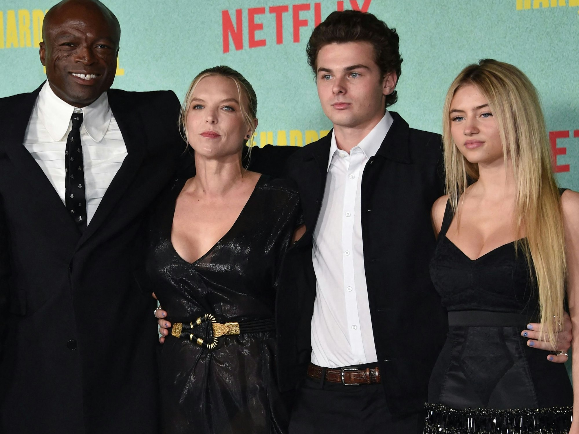 Die Filmpremiere von „The Harder They Fall“. Auf dem Foto (von links nach rechts) sieht man Seal, Lura Strayer, Aris Rachevsky und Leni Klum.