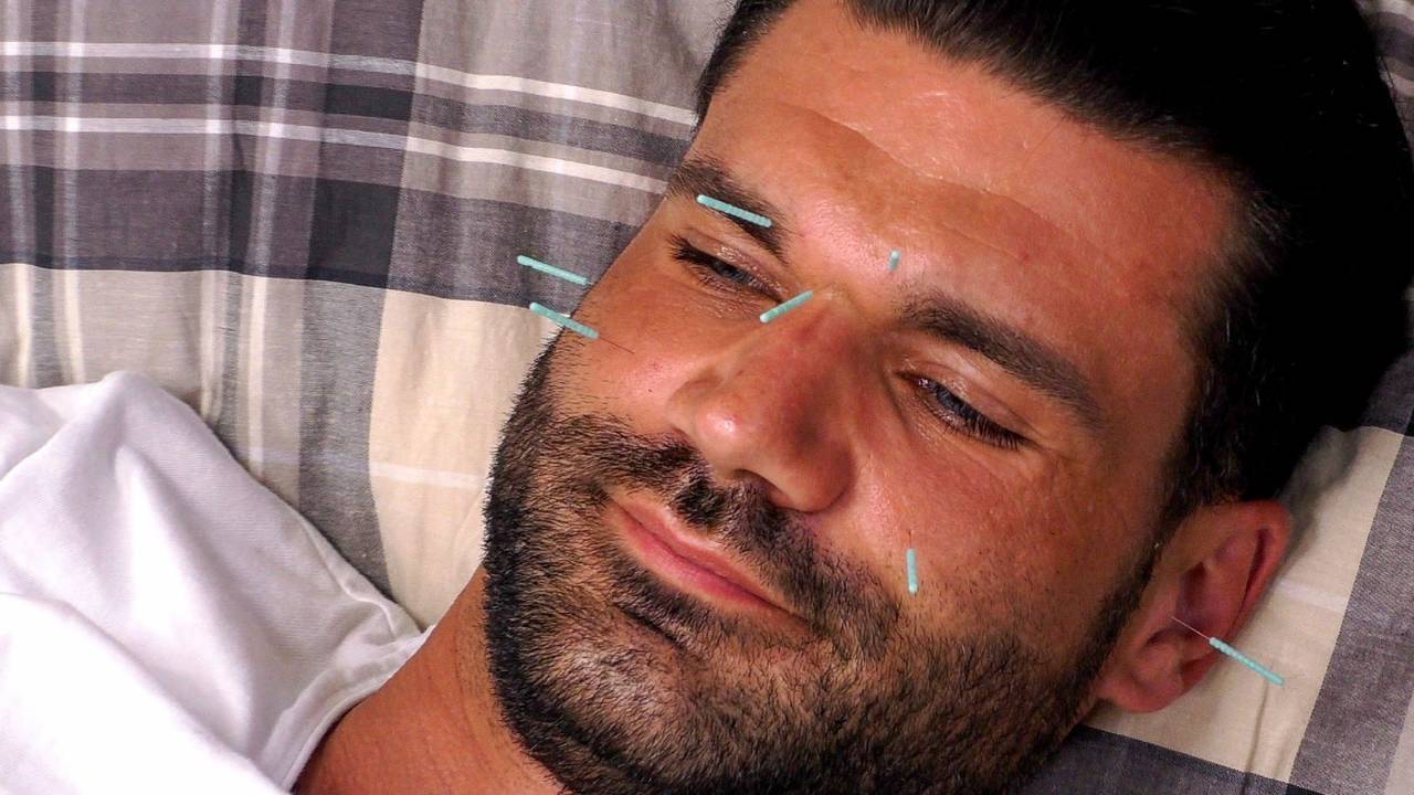 Haus-Dämon Mike Cees-Monballijn im „Sommerhaus der Stars - Kampf der Promipaare“.