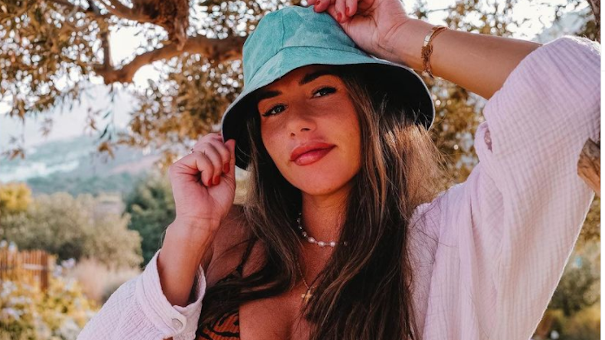 Im Juni verkündete Sarah Engels ihre Schwangerschaft, jetzt präsentiert sich die Sängerin sexy auf Instagram. Das Foto postete sie am 13. Oktober auf Instagram.