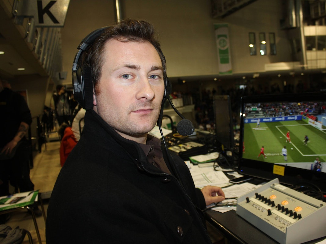 Robert Hunke in der Kommentatoren-Kabine