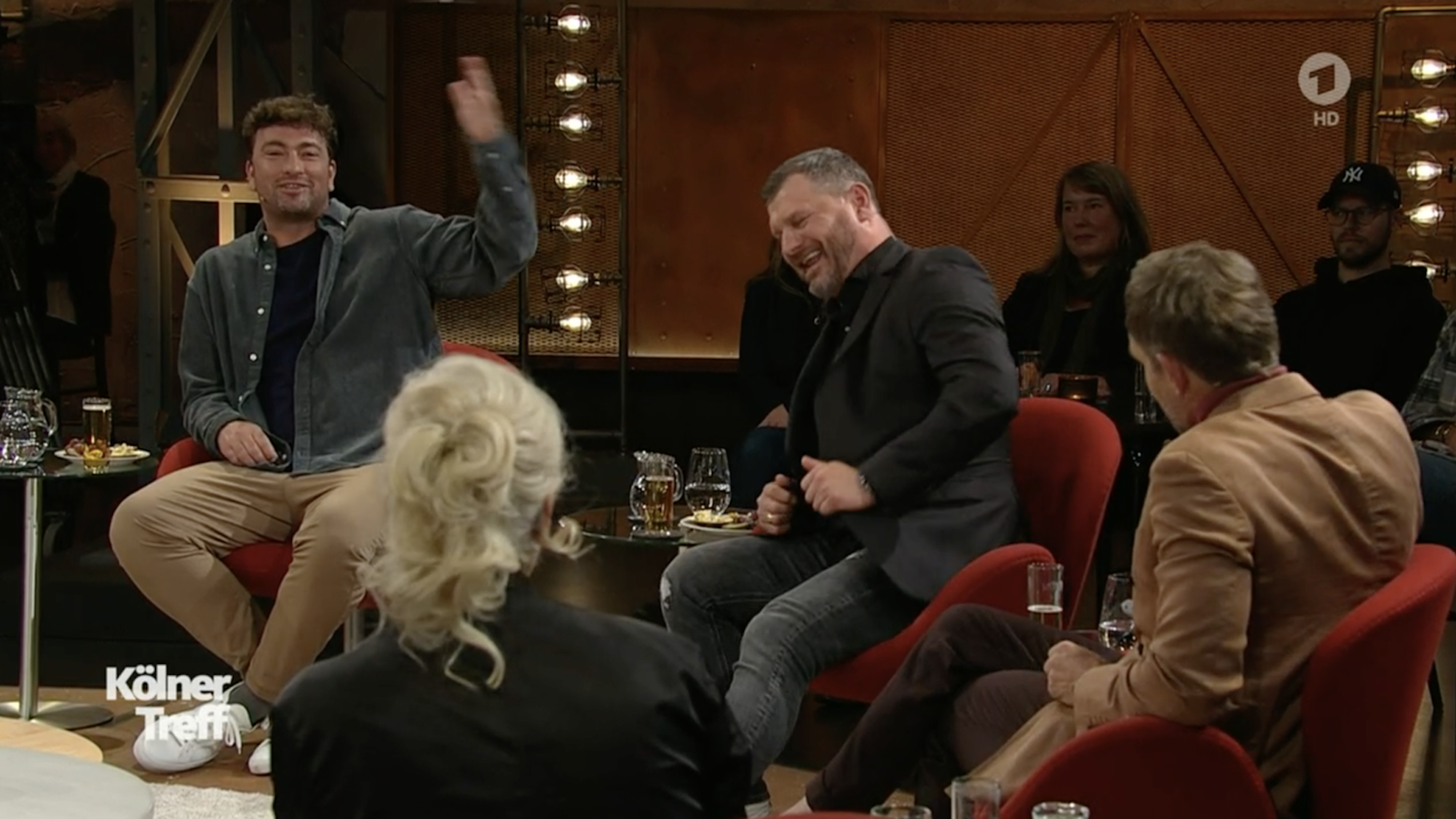 Steffen Baumgart und Marteria sitzen in der Talk-Sendung Kölner Treff.