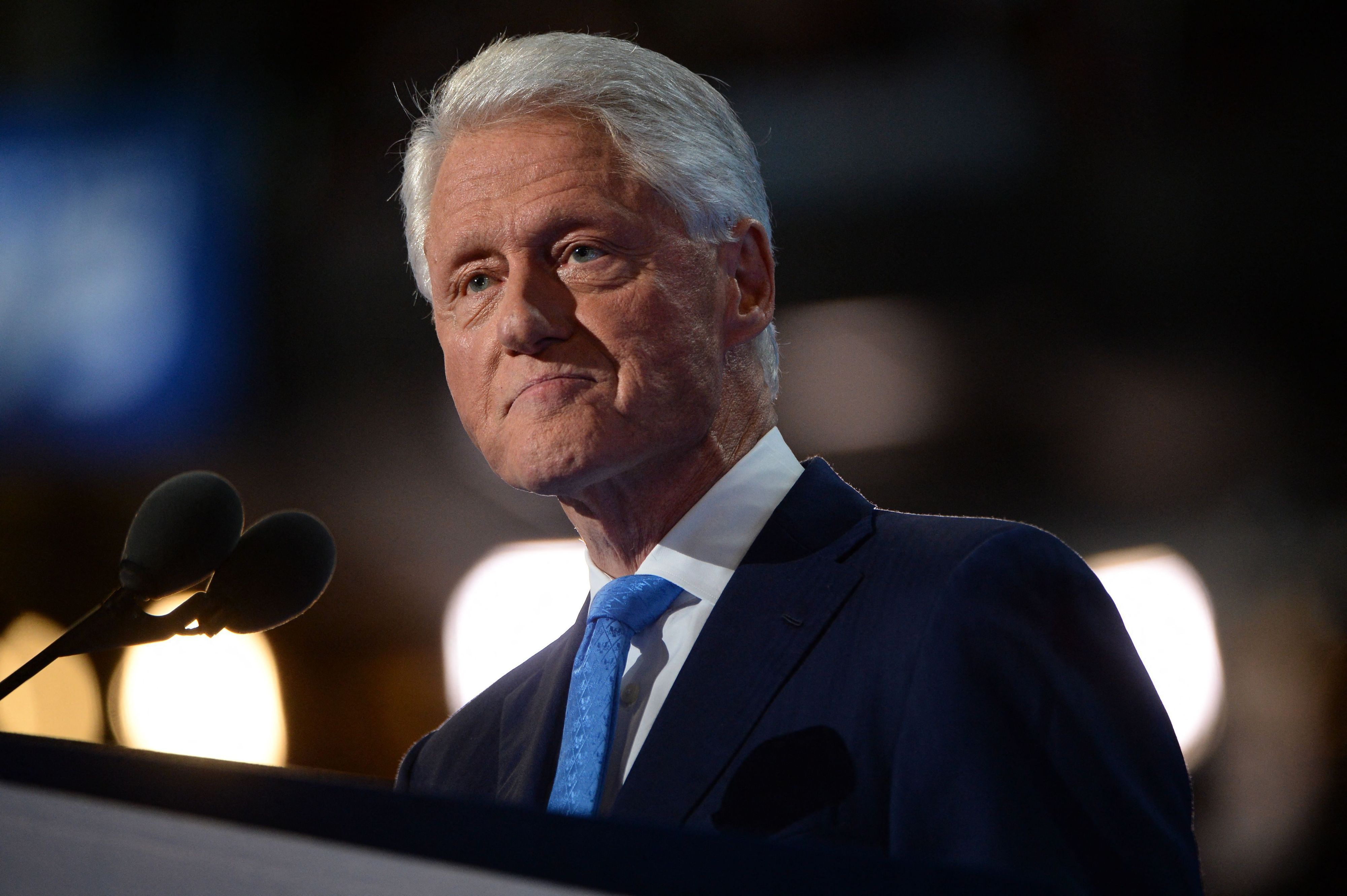 Der ehemalige US-Präsident Bill Clinton, hier ein Foto vom 26. Juli 2016, liegt derzeit in einer US-Klinik auf der Intensivstation.