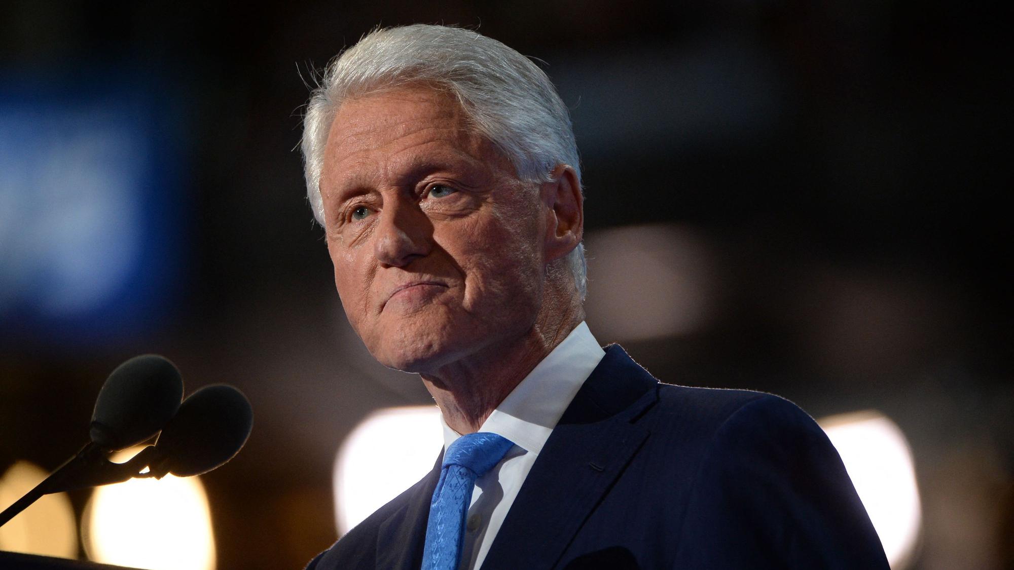 Der ehemalige US-Präsident Bill Clinton, hier ein Foto vom 26. Juli 2016, liegt derzeit in einer US-Klinik auf der Intensivstation.