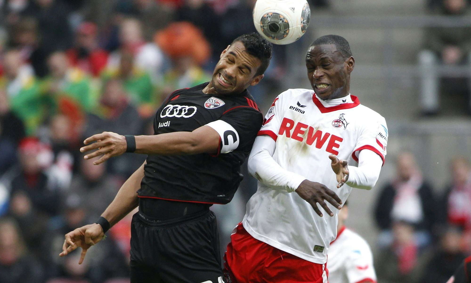 Marvin Matip im Kopfballduell mit Kölns Anthony Ujah