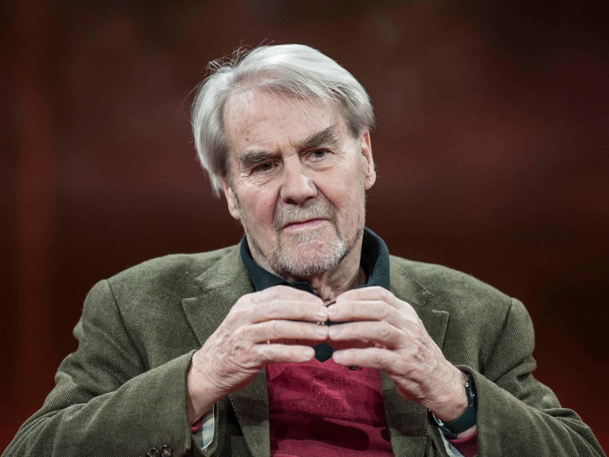 Gerd Ruge, langjähriger ARD-Korrespondent und Reporter, sitzt im Gasometer in der ARD-Talkreihe "Günther Jauch".