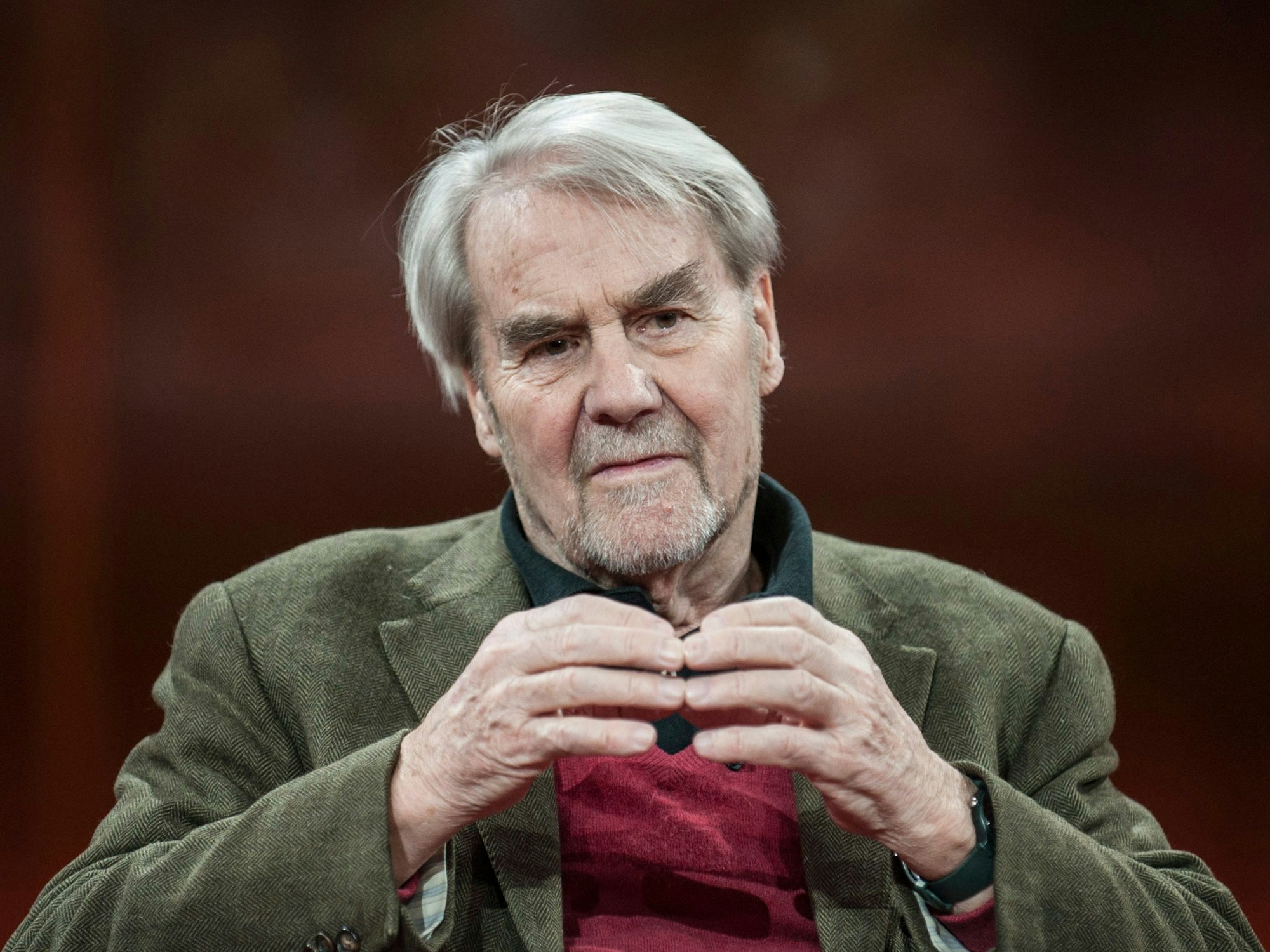 Gerd Ruge, langjähriger ARD-Korrespondent und Reporter, sitzt im Gasometer in der ARD-Talkreihe "Günther Jauch".