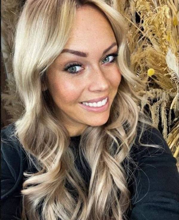 Das Selfie lud Julia Holz Anfang Oktober 2021 bei Instagram hoch.