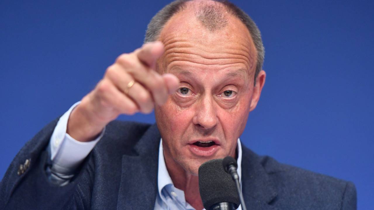 Der CDU-Bundestagsabgeordnete Friedrich Merz spricht am 15. Oktober 2021 beim Deutschlandtag der Jungen Union.