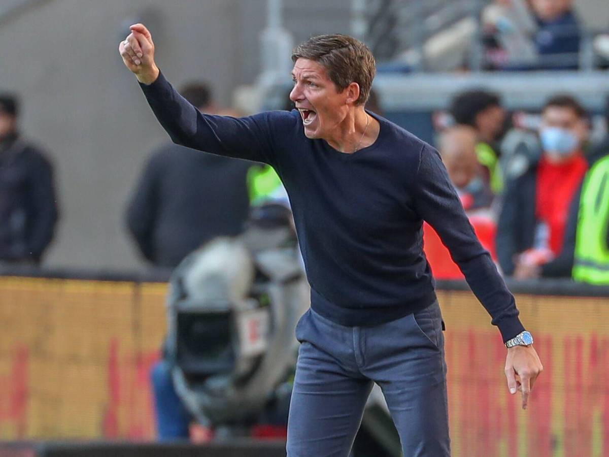 Eintracht Frankfurt-Trainer Oliver Glasner tobt am Seitenrand