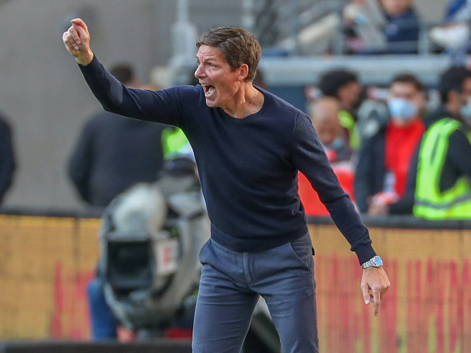 Eintracht Frankfurt-Trainer Oliver Glasner tobt am Seitenrand