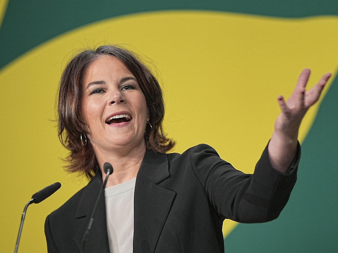 Annalena Baerbock, Bundesvorsitzende von Bündnis 90/Die Grünen, spricht beim Außerordentlichen Länderrat der Grünen zum Ergebnis der Sondierungsgespräche sowie zur Aufnahme von Koalitionsverhandlungen nach der Bundestagswahl. Foto: Michael Kappeler/dpa +++ dpa-Bildfunk +++