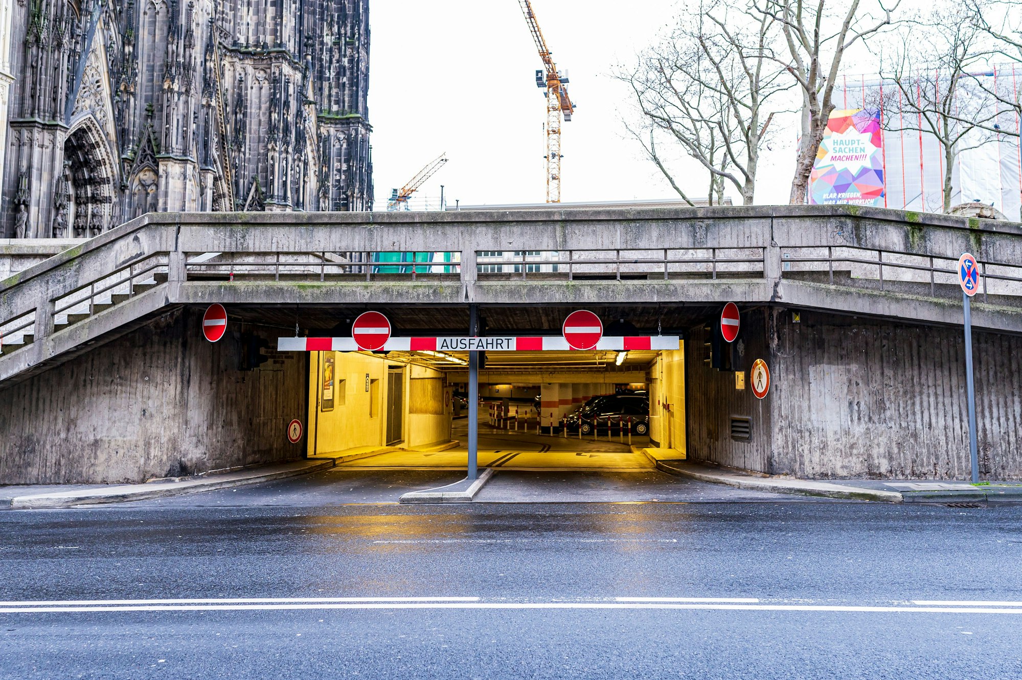 Einfahrt Parkhaus am Dom in Köln