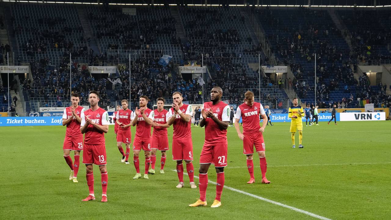 Der 1. FC Köln steht nach dem 0:5 bei der TSG Hoffenheim vor seinen Fans.