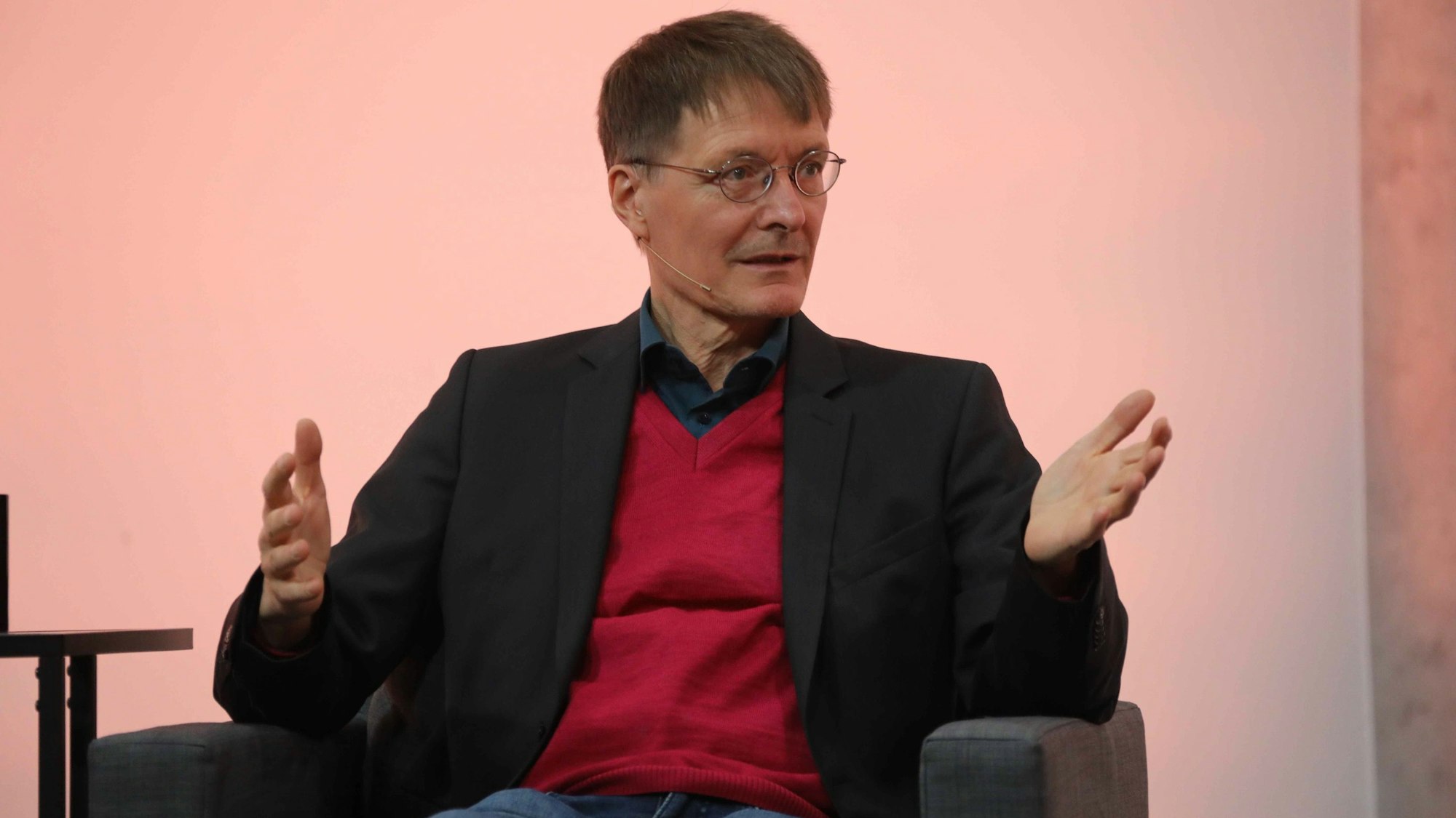 Gesundheitsexperte Karl Lauterbach bei der Talkrunde.