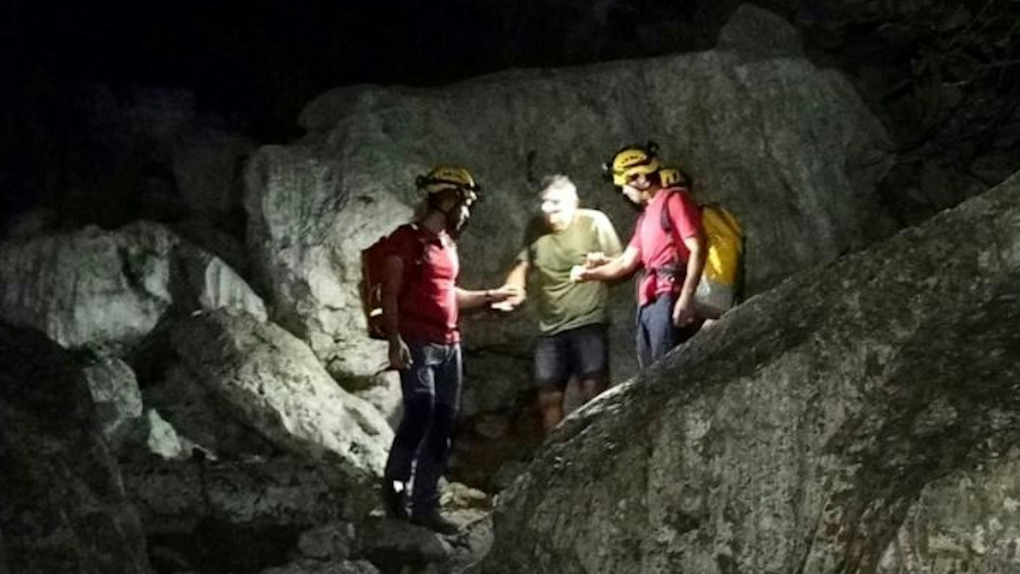 Die Feuerwehr auf Mallorca hat am Montag (18. Oktober 2021) vier deutsche Wanderer aus einer Schlucht gerettet.