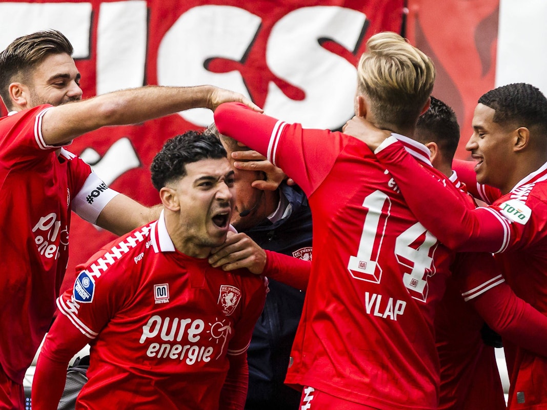 Dimitrios Limnios schreit seine Freude heraus.