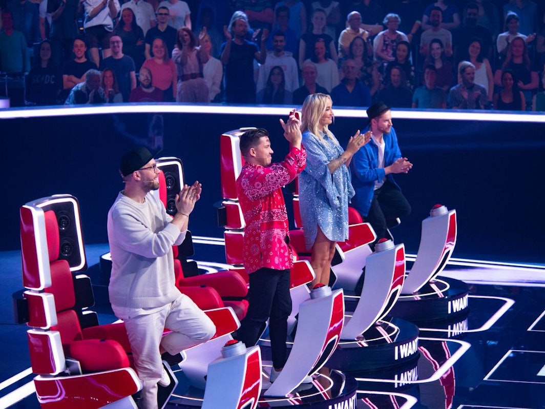 Die „The Voice of Germany“-Jury jubelt (aufgenommen wurde das Foto im August 2021): In der Jury (von l-r) Mark Forster, Nico Santos, Sarah Connor und Johannes Oerding