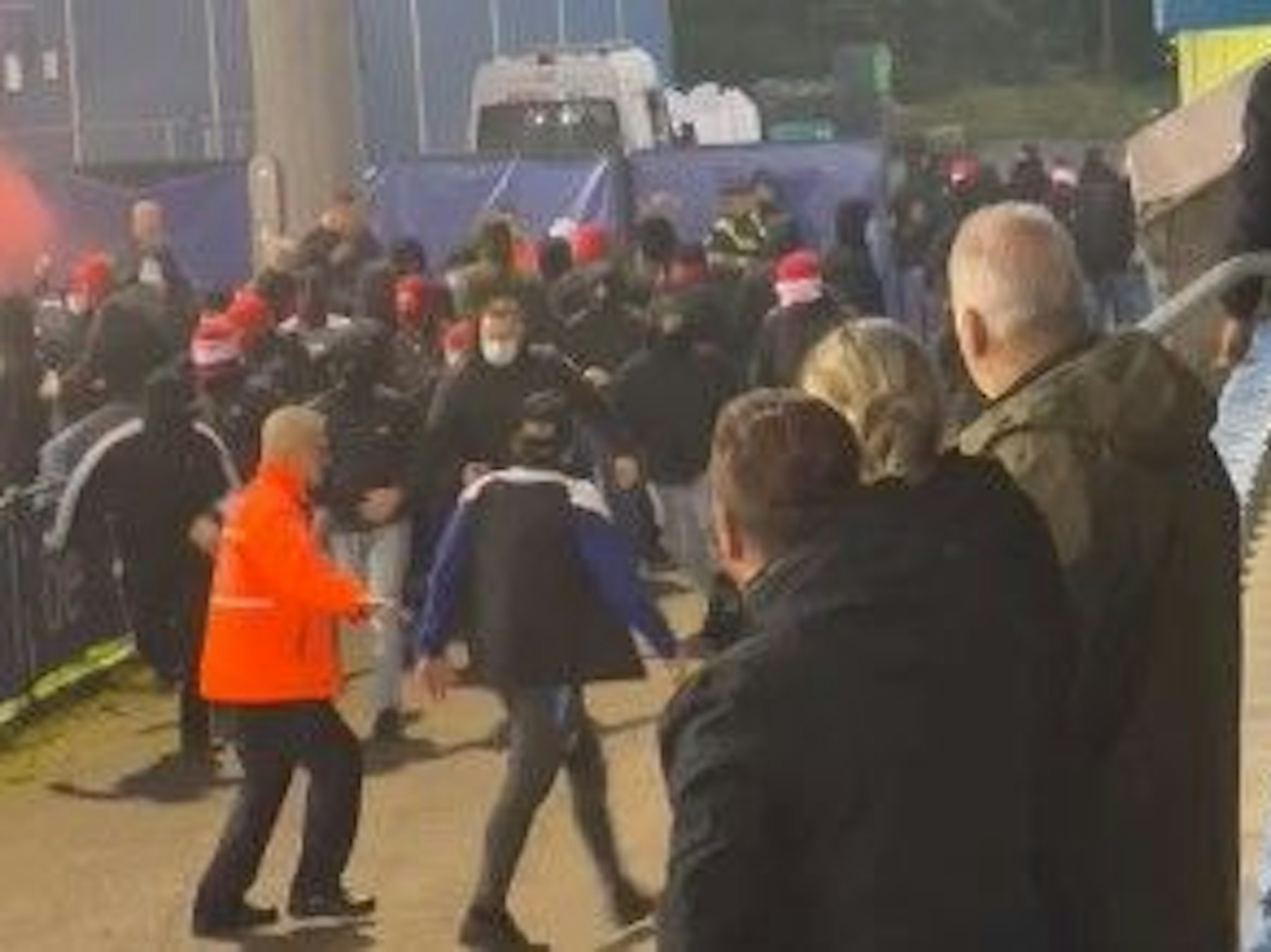 Krawalle in Genk beim Youth-League-Spiel des 1. FC Köln am 19. Oktober 2021