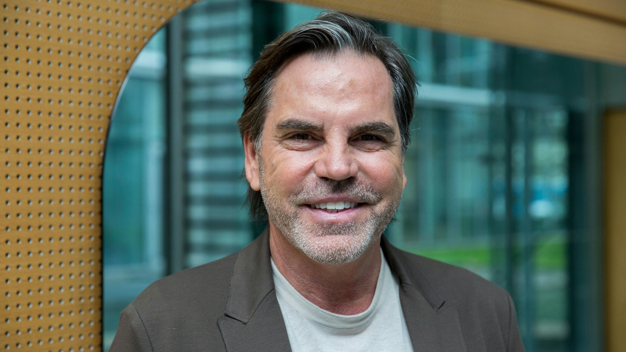 Interview mit dem Spielerberater Volker Struth im Neven DuMont Haus.