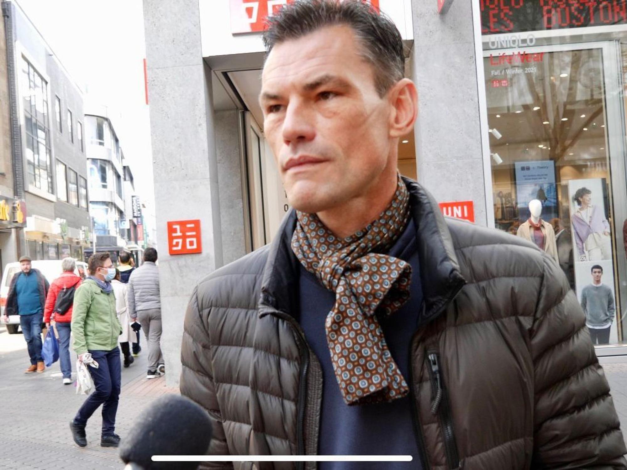 Herr Joop bei der EXPRESS-Straßen-Umfrage zu den muslimischen Gebetsrufen.