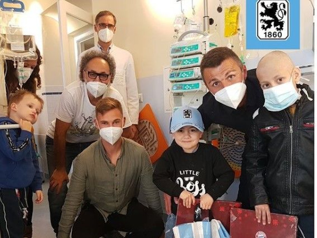 Besuch bei kranken Kindern mit Joshua Kimmich: Gemeinsame Sache von Bayern und 1860 München.