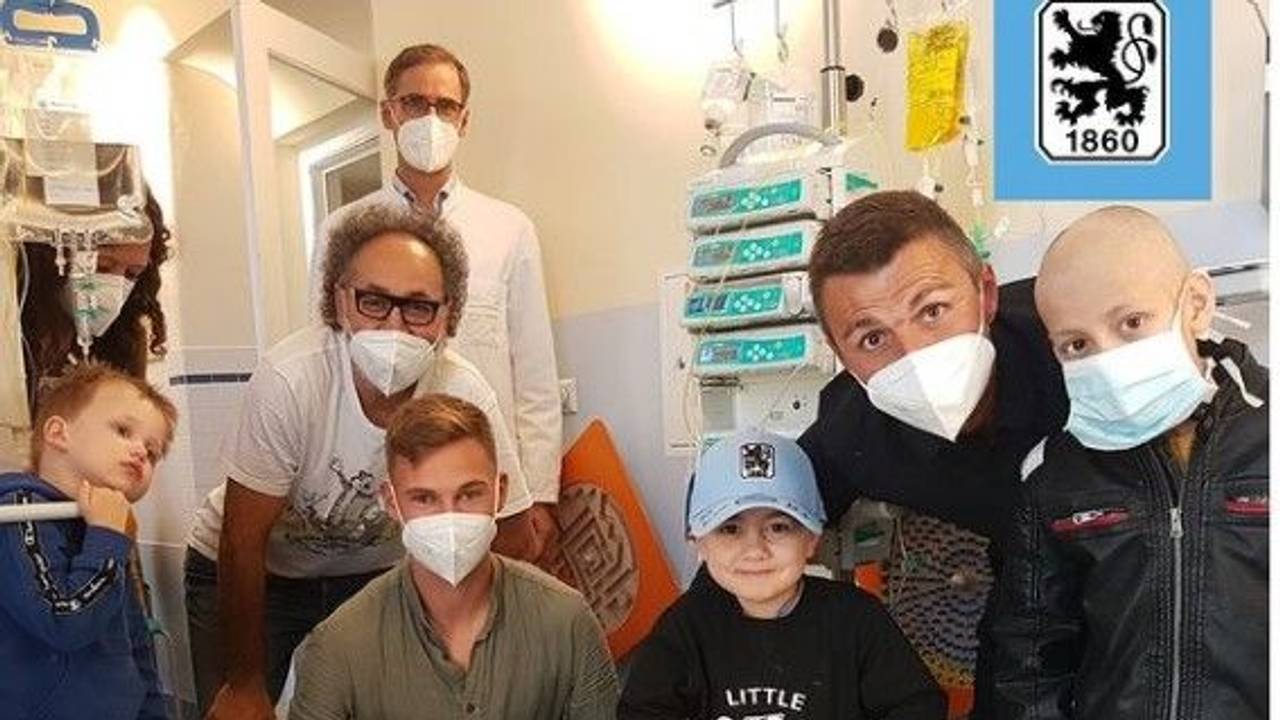Besuch bei kranken Kindern mit Joshua Kimmich: Gemeinsame Sache von Bayern und 1860 München.