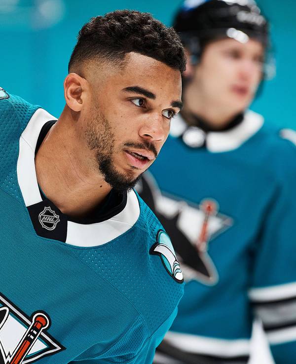 NHL-Profi Evander Kane beim Aufwärmen.