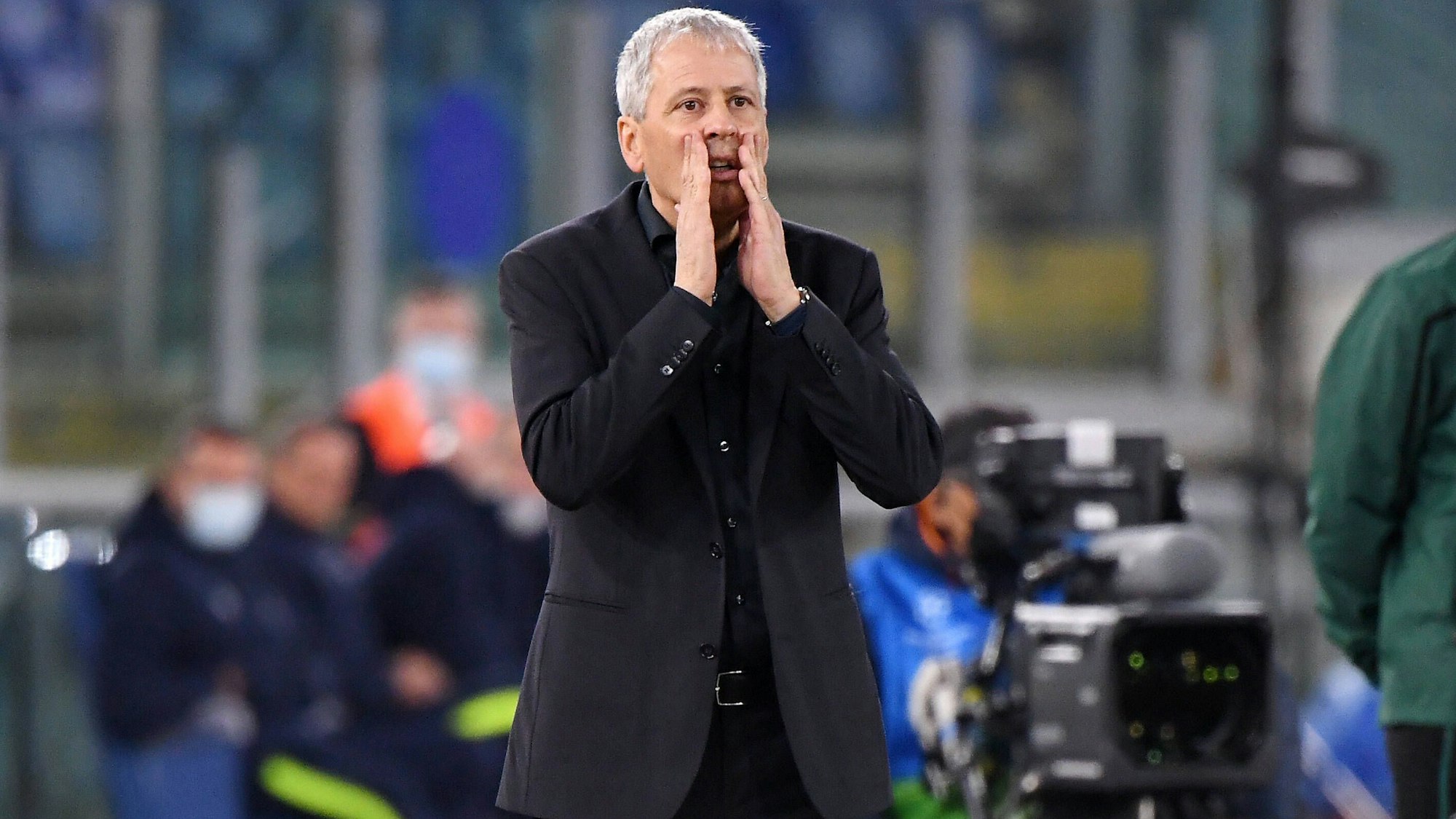 Lucien Favre an der Seitenlinie von Borussia Dortmund