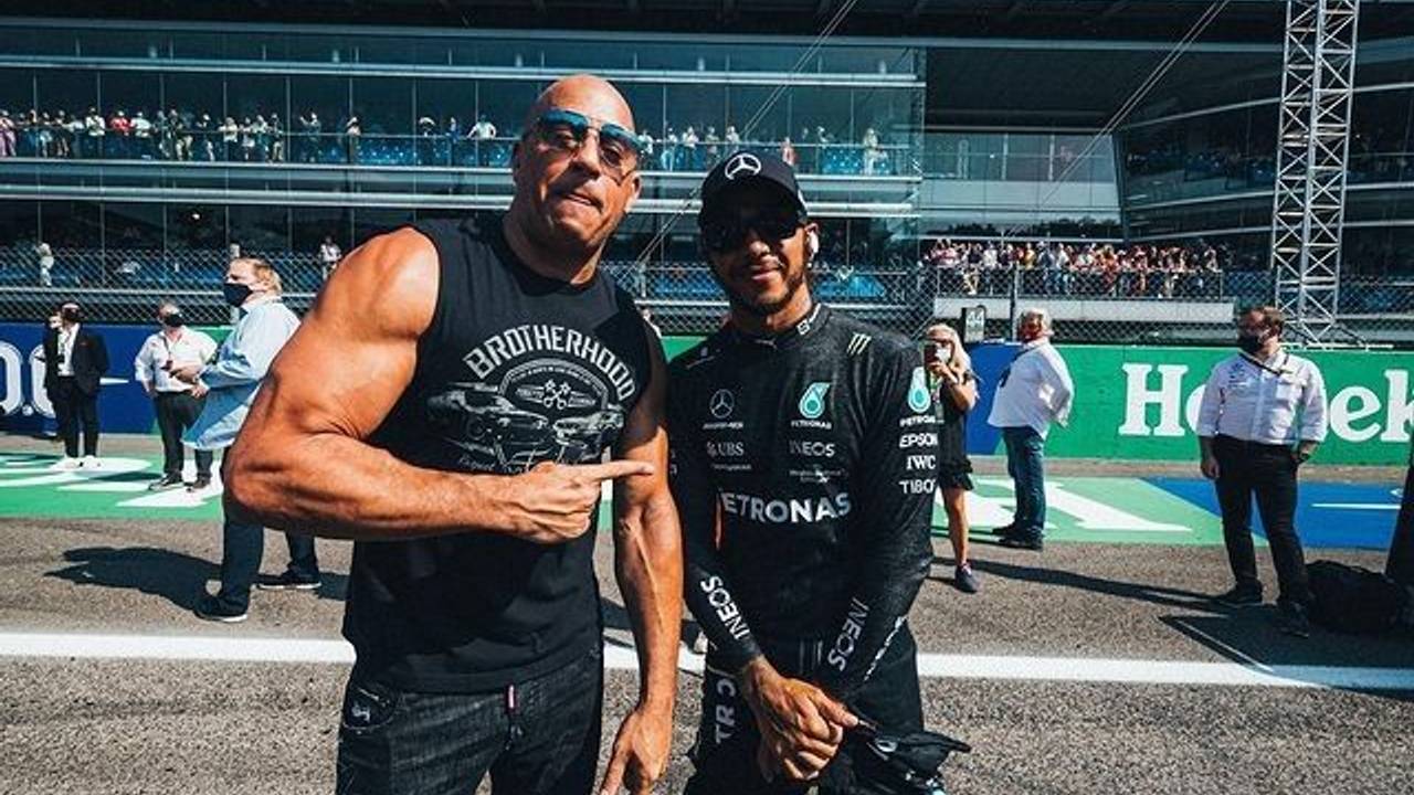 Lewis Hamilton posiert mit Schauspieler Vin Diesel.