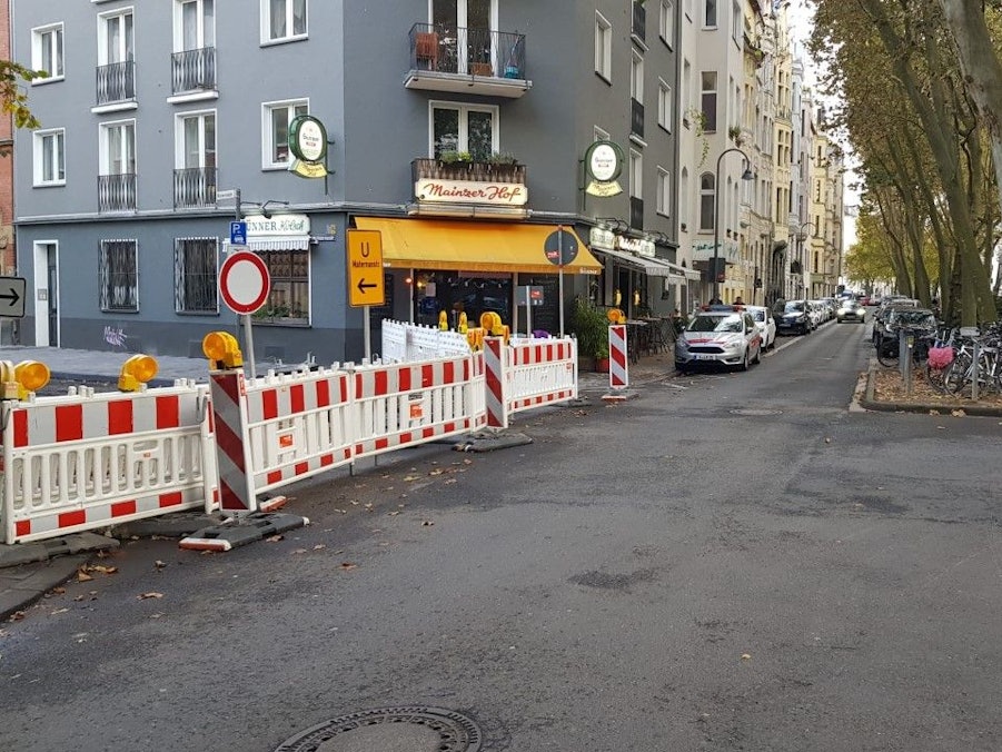 Einsatz des Ordnungsamts auf der Mainzer Straße in der Kölner Südstadt.