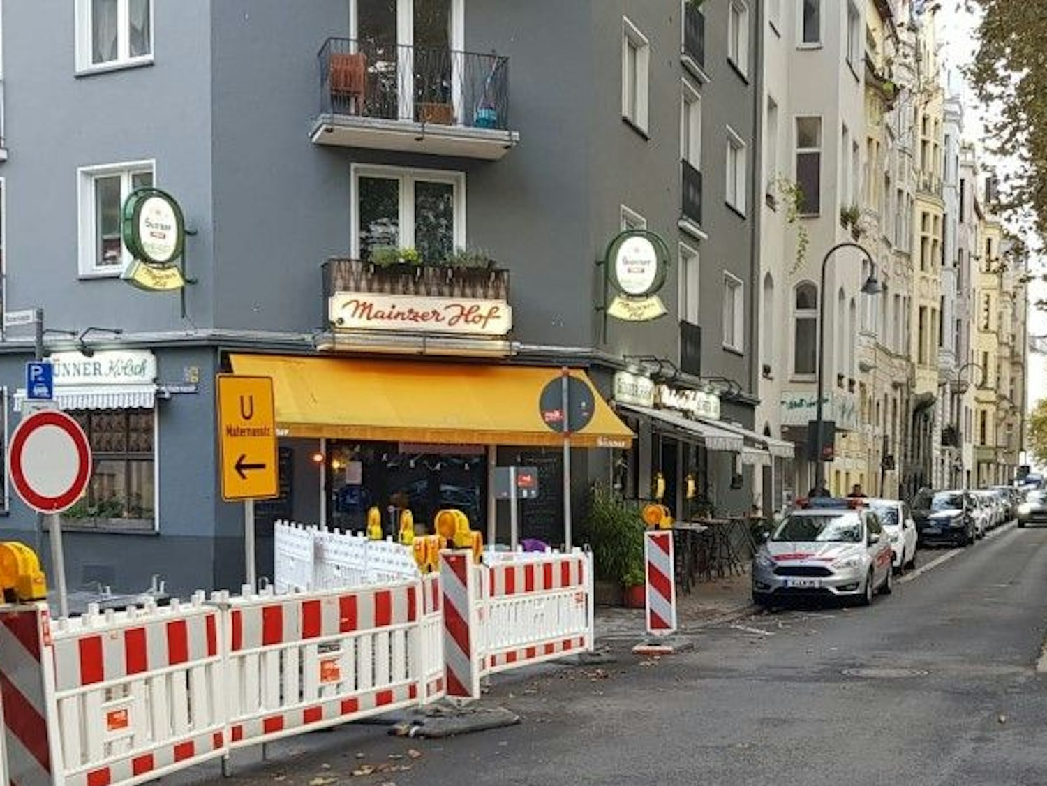 Einsatz des Ordnungsamts auf der Mainzer Straße in der Kölner Südstadt.