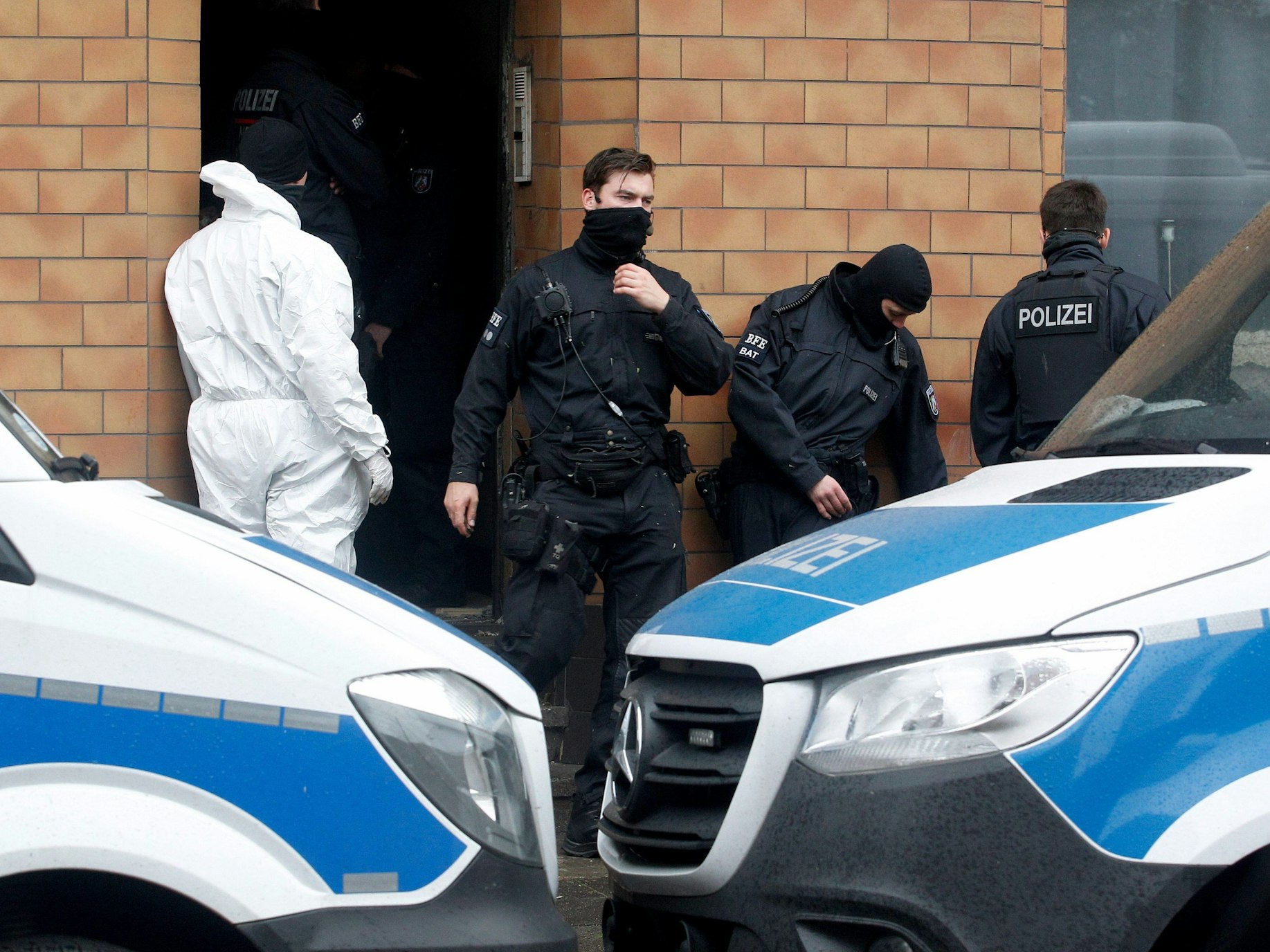 Die Razzia (hier ein Archivfoto von einer anderen Durchsuchung) in ganz NRW lief bereits in den frühen Morgenstunden.