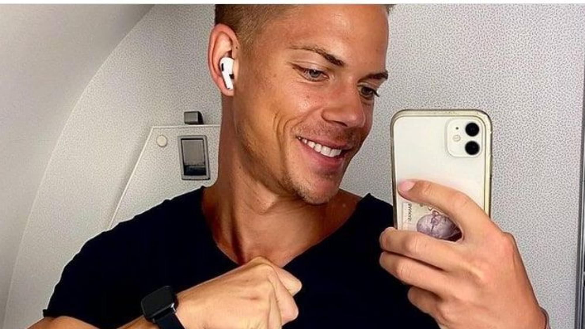 Screenshot eines Selfies von Cedric Beidinger am 3. September 2021 in einem Flugzeug in Mainz.