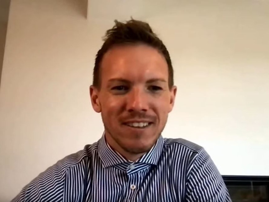 Julian Nagelsmann spricht bei der Pressekonferenz.