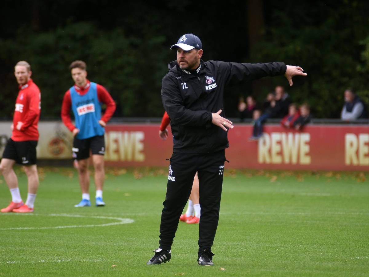 Steffen Baumgart leitet das FC-Training am 20. Oktober 2021